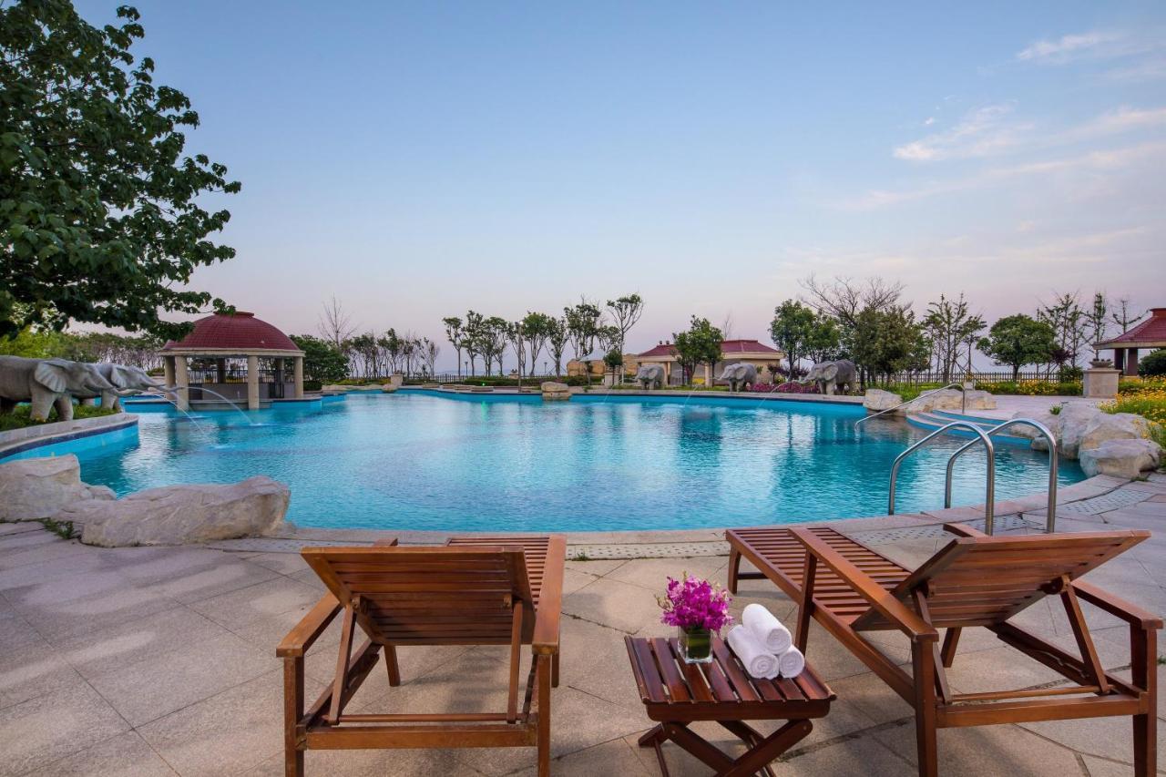 Crowne Plaza Ocean Spring Resort By Ihg Jimo Eksteriør billede