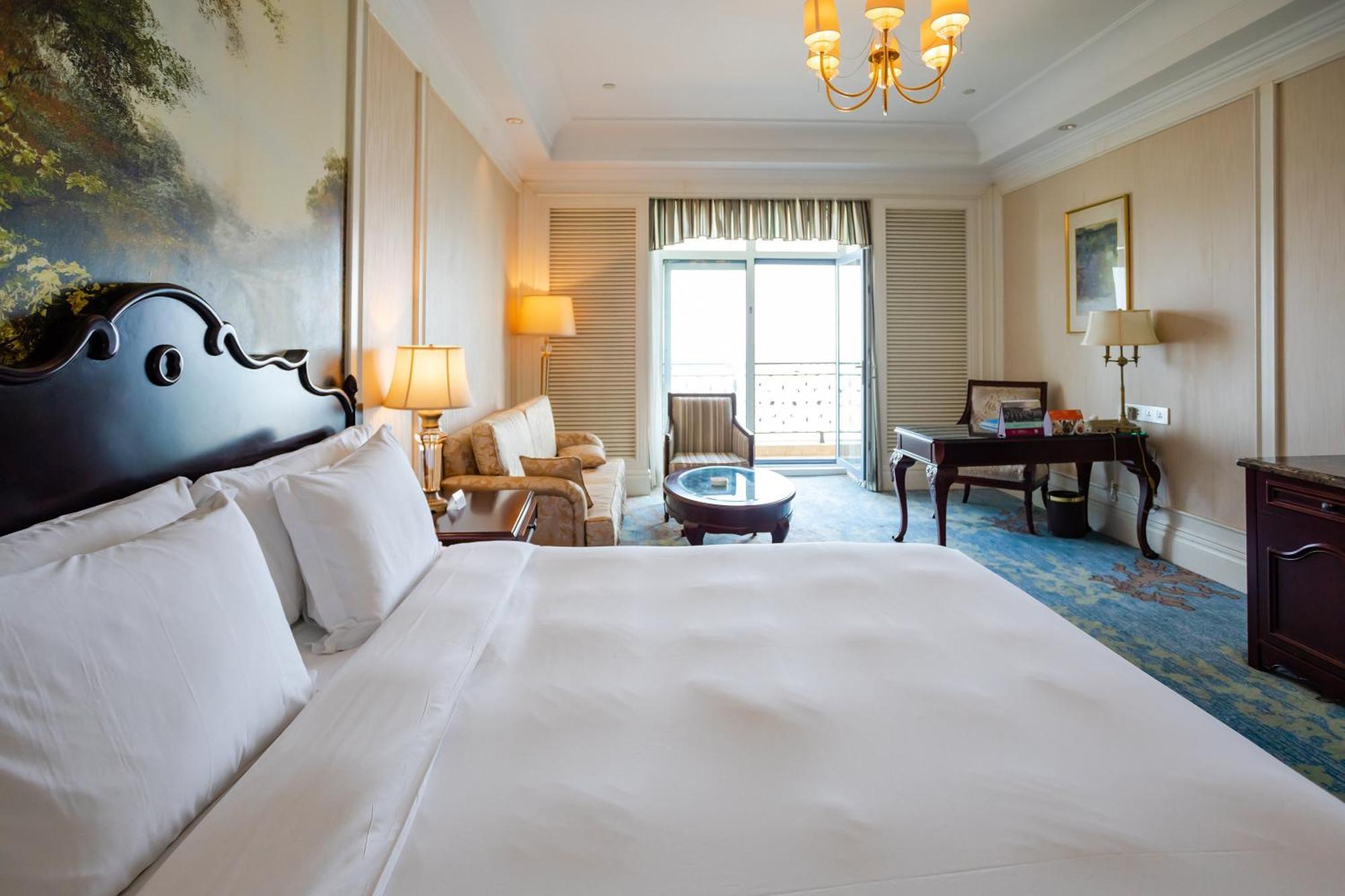 Crowne Plaza Ocean Spring Resort By Ihg Jimo Eksteriør billede