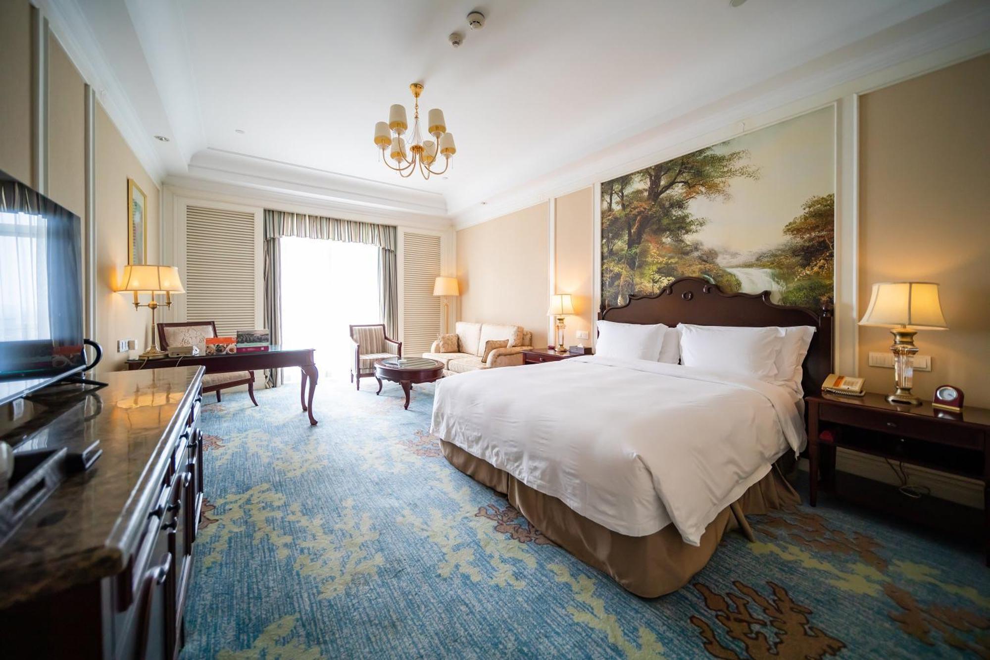 Crowne Plaza Ocean Spring Resort By Ihg Jimo Eksteriør billede