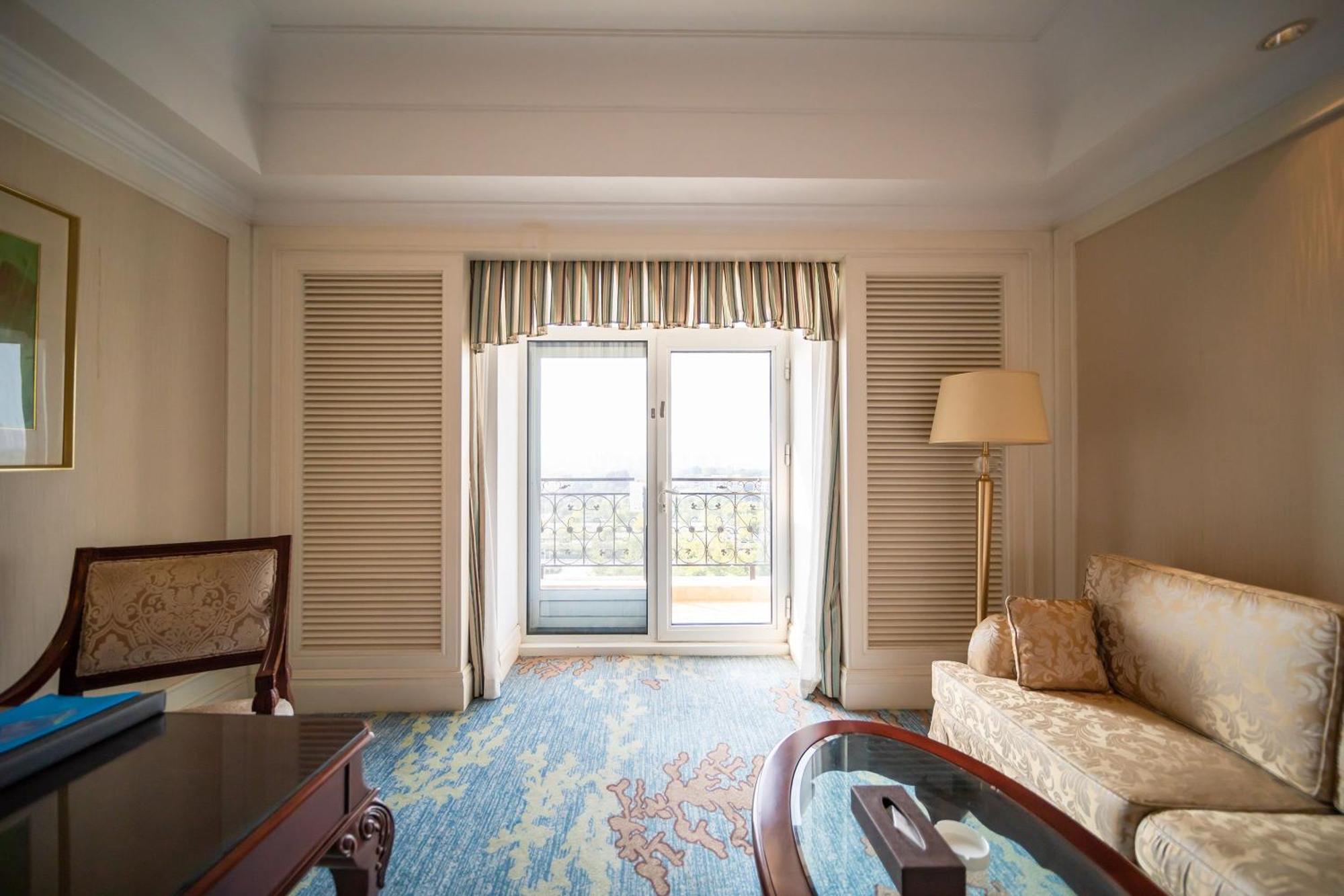 Crowne Plaza Ocean Spring Resort By Ihg Jimo Eksteriør billede