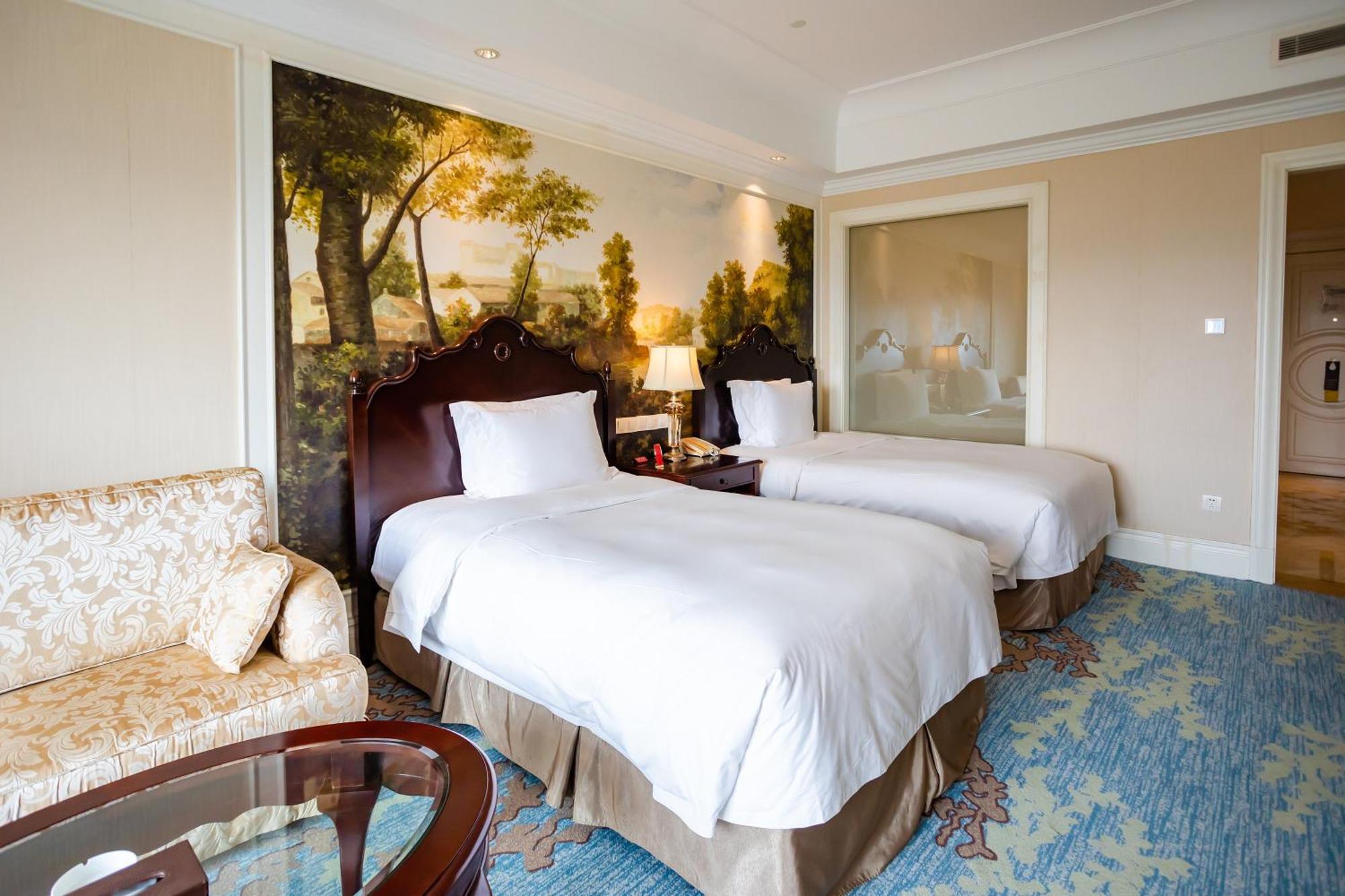 Crowne Plaza Ocean Spring Resort By Ihg Jimo Eksteriør billede