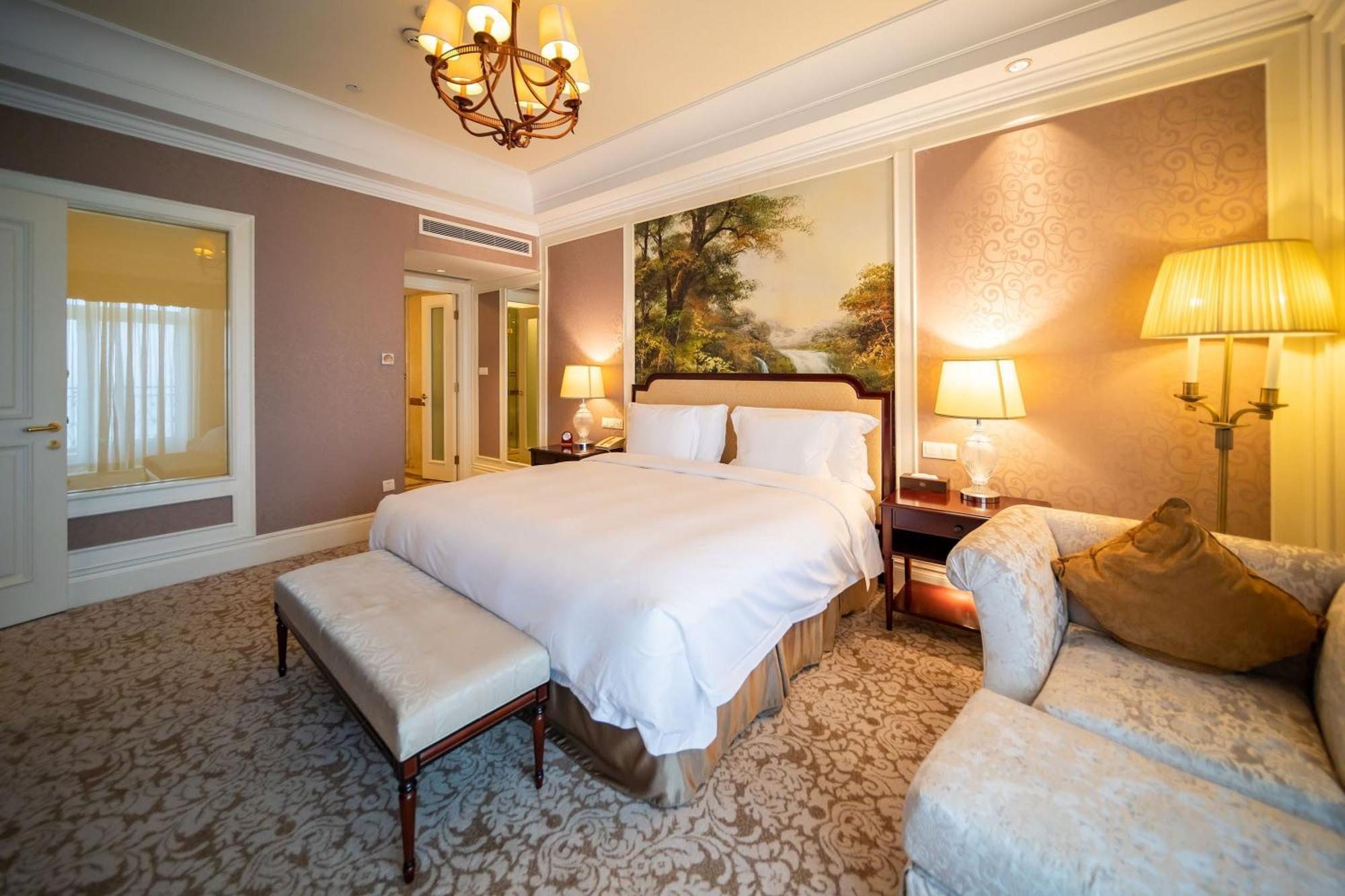 Crowne Plaza Ocean Spring Resort By Ihg Jimo Eksteriør billede