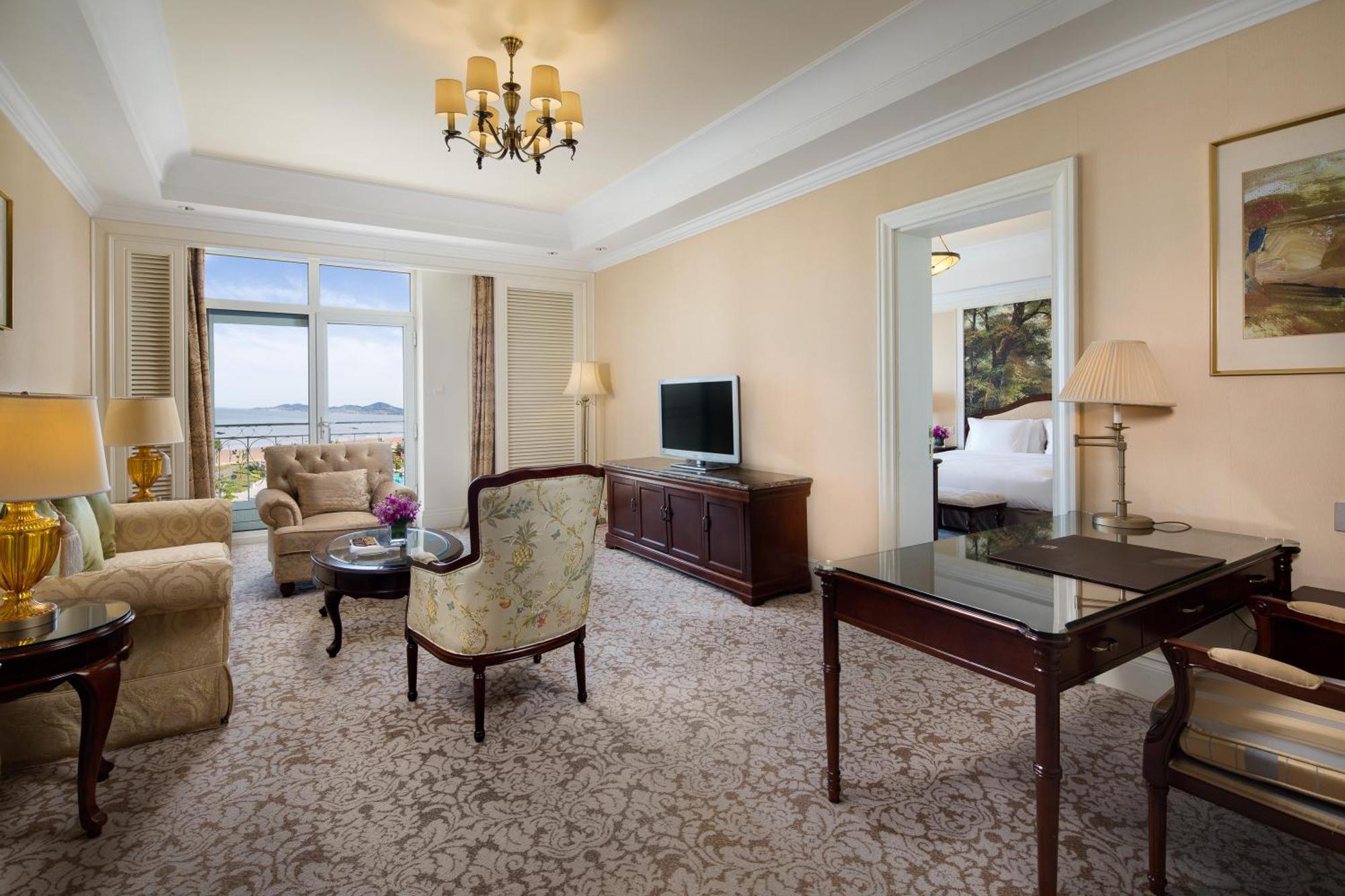 Crowne Plaza Ocean Spring Resort By Ihg Jimo Eksteriør billede