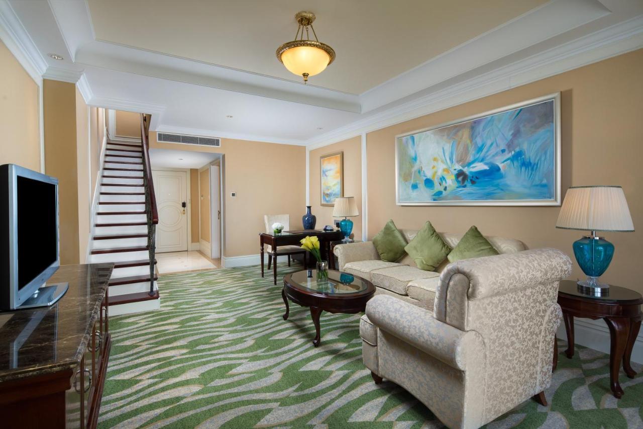 Crowne Plaza Ocean Spring Resort By Ihg Jimo Eksteriør billede